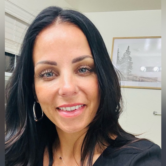 Meet your Posher, Amber - Picture 2 of 2